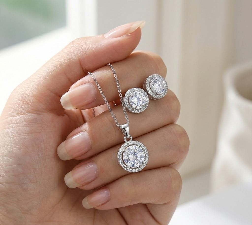 Collar Radiant Halo de Vero Collections + Pendientes de Regalo (Set de Regalo)