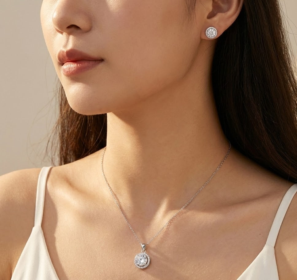 Collar Radiant Halo de Vero Collections + Pendientes de Regalo (Set de Regalo)